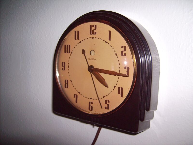 Файл:Telechron clock 2H07-Br Administrator.JPG