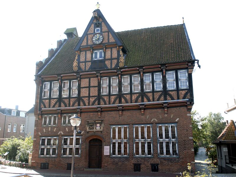 Файл:Altes-Rathaus-Wilster V2.jpg