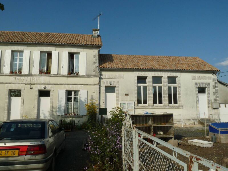 Файл:Angeduc mairie.JPG