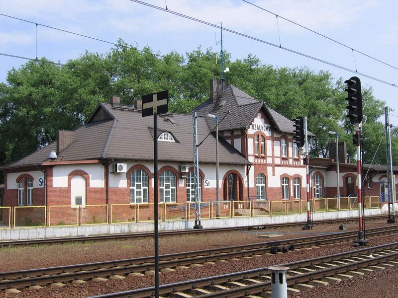 Файл:Strzalkowo - budynek dworca.JPG