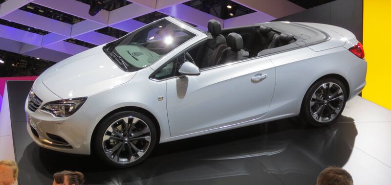 Файл:Opel-Cascada Front-Open.JPG