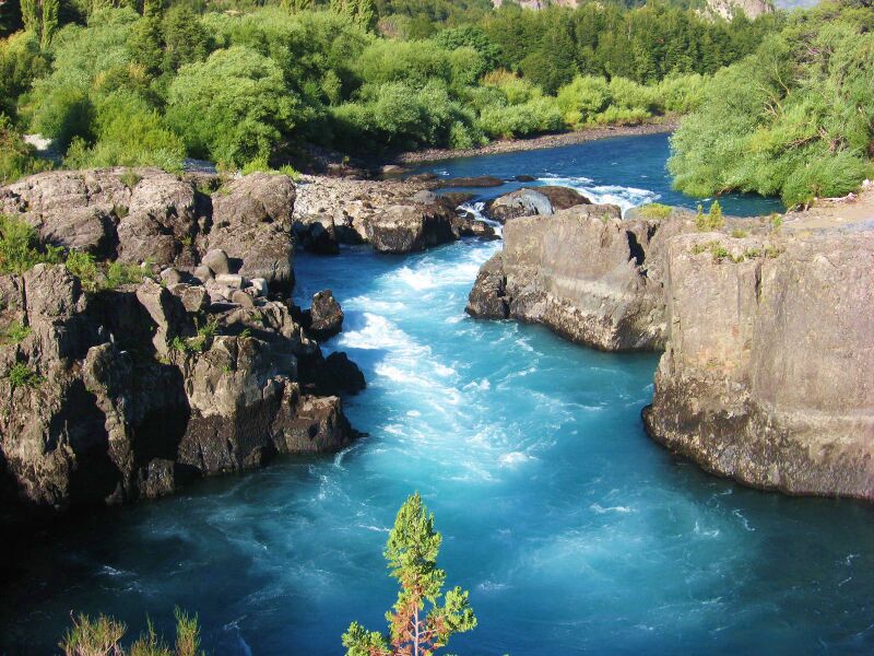 Файл:Río Futaleufú - Chile.JPG