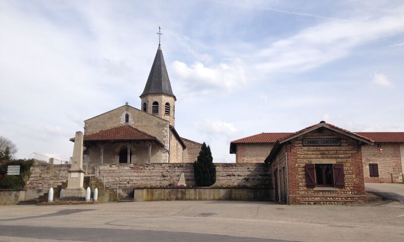 Файл:Église Chanoz-Châtenay.JPG