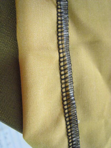 Файл:5 thread overlock hem.jpg
