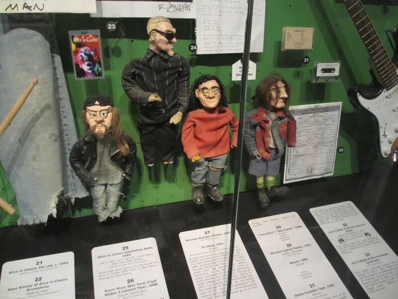 Файл:Alice in Chains dolls.jpg