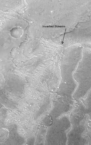 Файл:Inverted Streams in Juventae Chasma.jpg