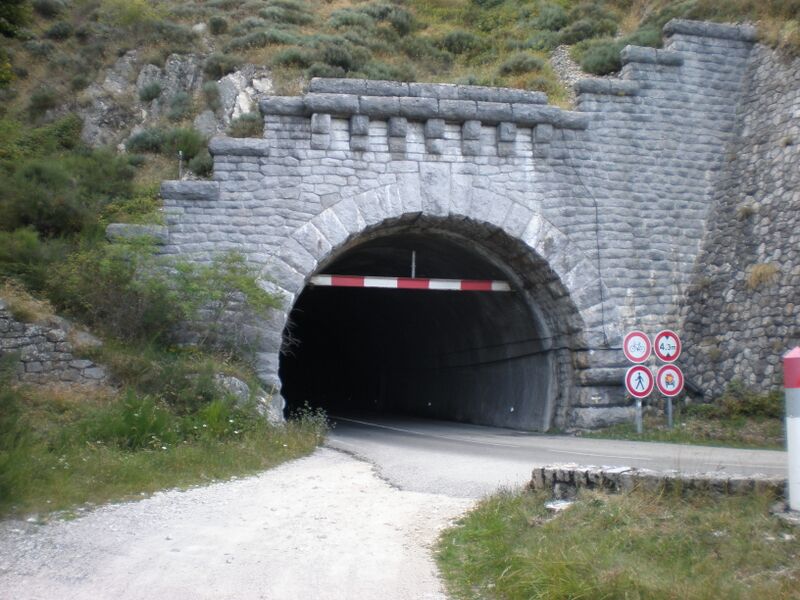Файл:Tunnelduroux.JPG