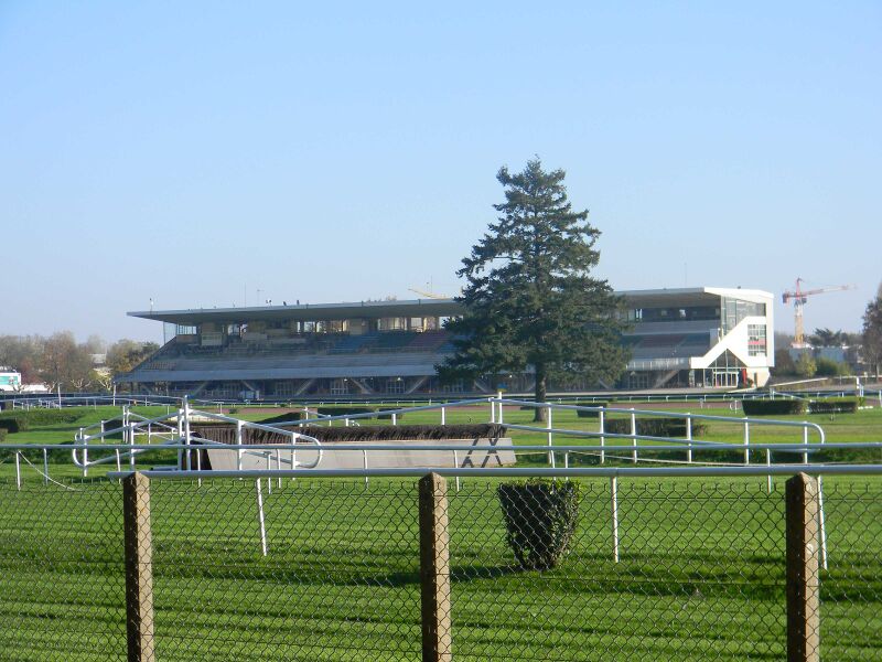 Файл:Hippodrome de Parilly Bron.JPG