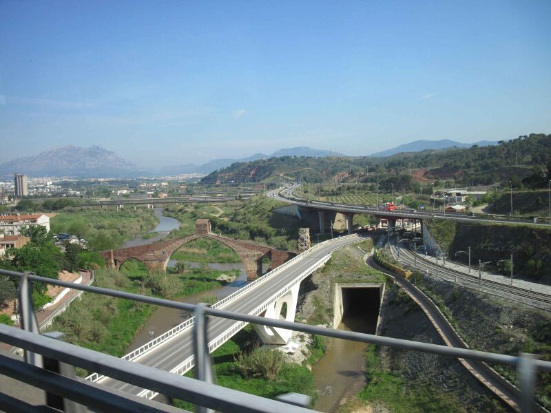 Файл:Overpasses in Spain.JPG