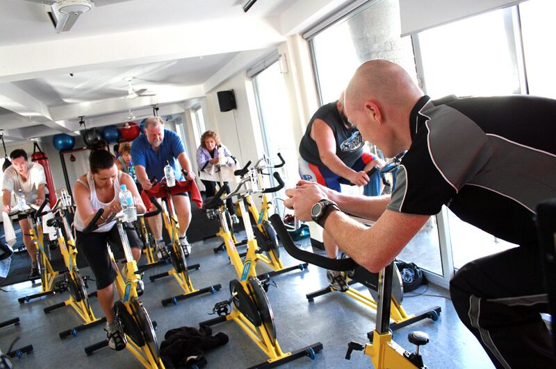 Файл:Cycle Class at a Gym.JPG