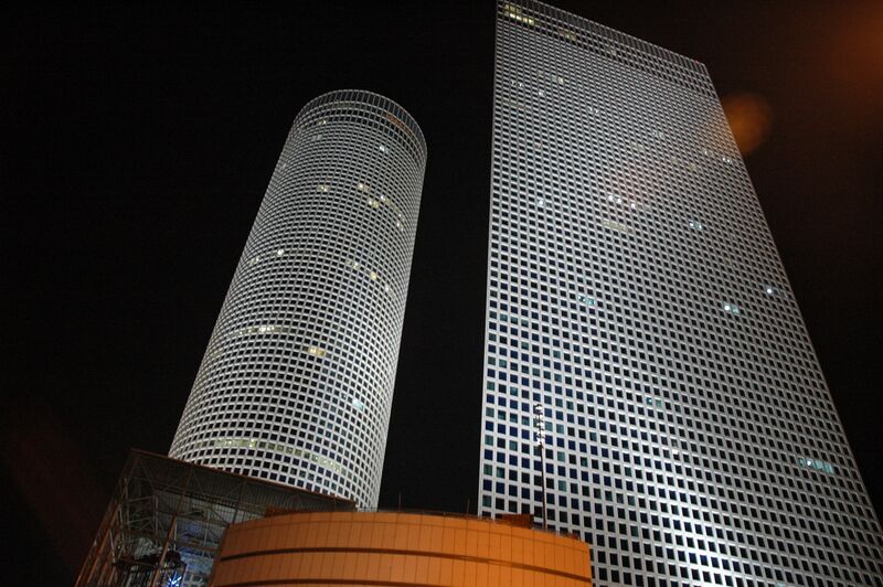 Файл:Azrieli Towers.jpg