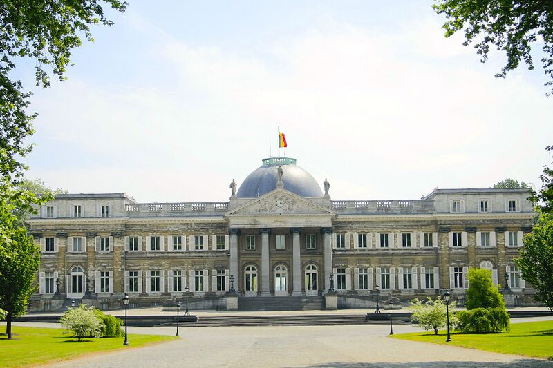 Файл:0 Château Royal de Laeken.JPG