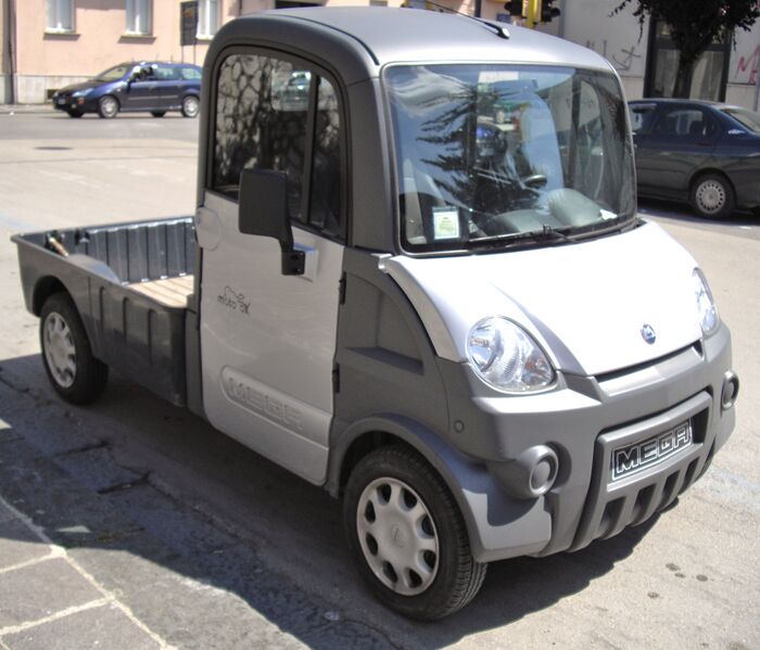 Файл:Aixam Mega pickup front.JPG