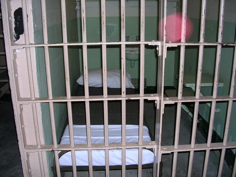 Файл:Alcatraz cell.JPG