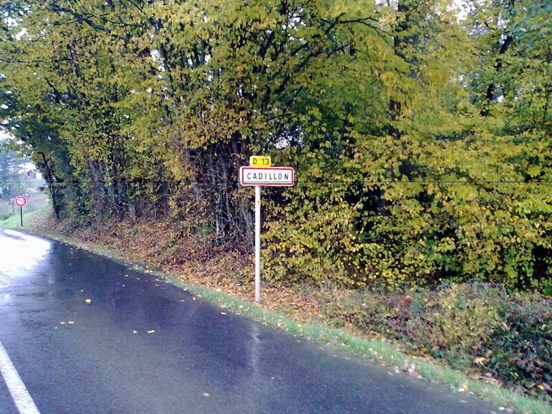 Файл:Entrée dans Cadillon.jpg