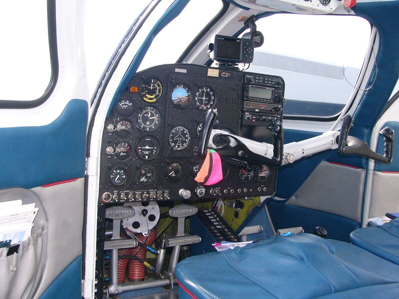 Файл:Seabee Instrument panel 02.JPG