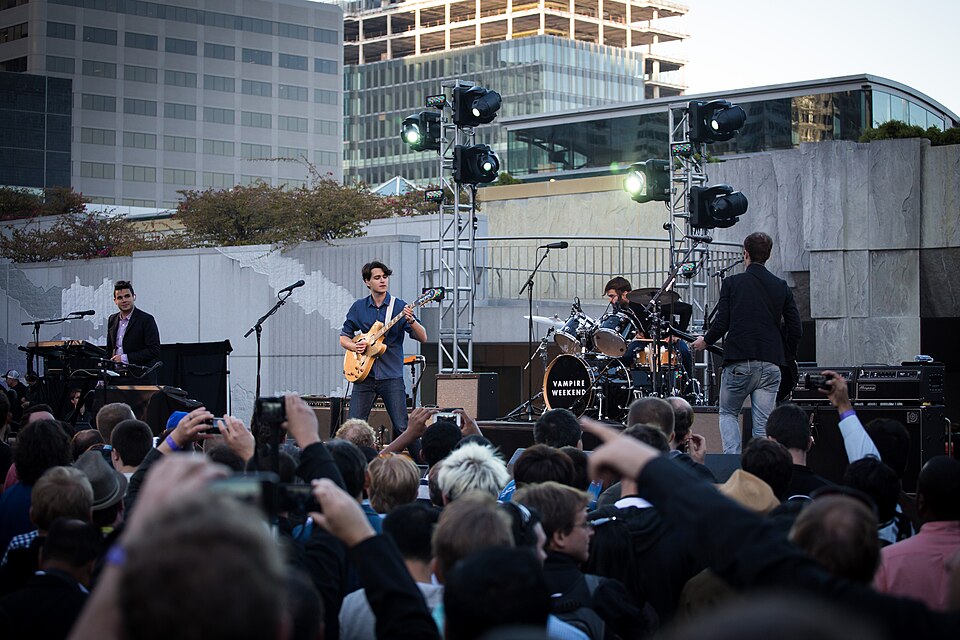Файл:Vampire Weekend FDS 2.jpg