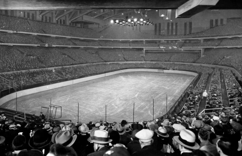 Файл:Chicago Stadium 1930.jpeg