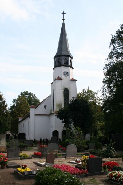 Файл:Kirche Neutrebbin.jpg