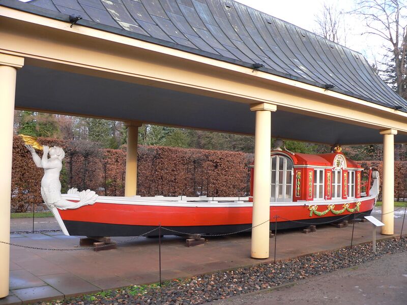 Файл:Pillnitz gondel.JPG