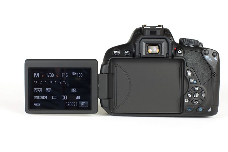 Файл:EOS 650D display opened.jpg