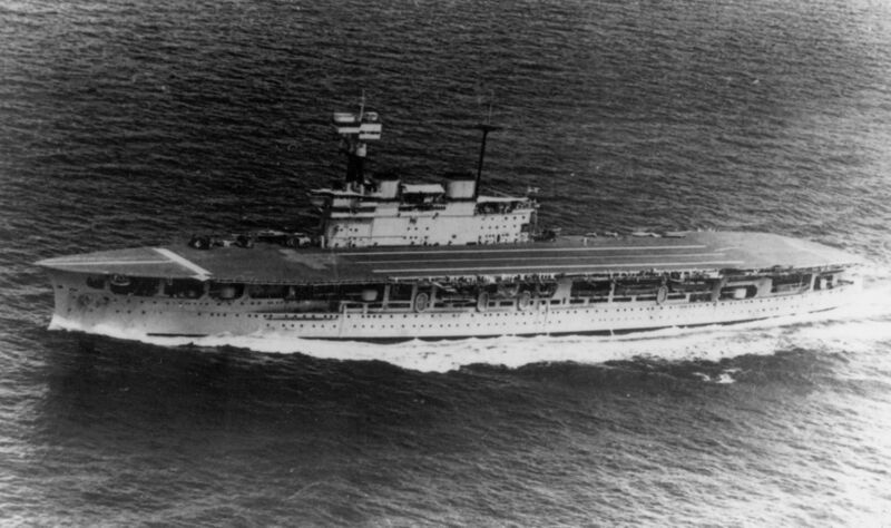Файл:HMS Eagle underway 1930s.jpeg