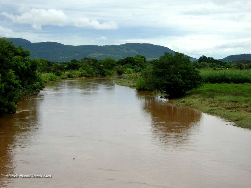 Файл:Rio Verde em Urandi.jpg