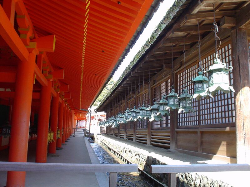 Файл:Kasuga Taisha lanterns.jpeg