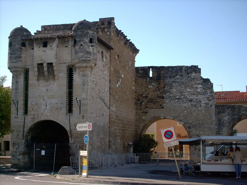 Файл:PorteNDMonteux.JPG