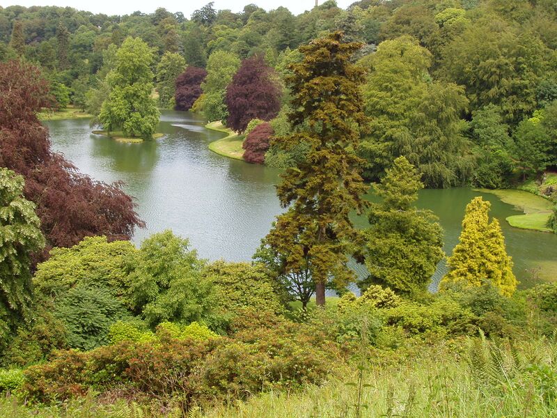 Файл:Stourhead Garden View from Above.JPG