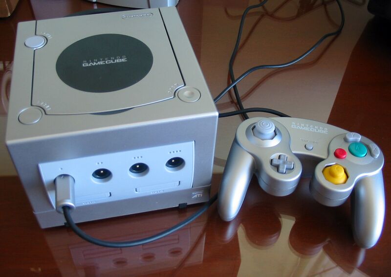 Файл:Nintendo Gamecube Silver.JPG