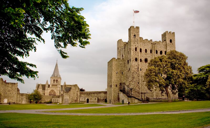 Файл:Rochester Castle courtyard, 2010.jpg