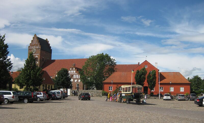 Файл:Torget, Åhus.jpg