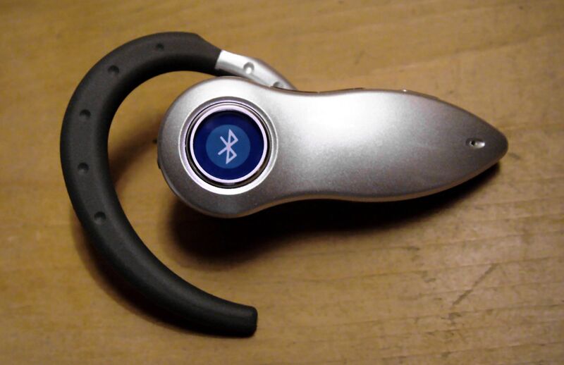 Файл:Bluetooth headset.jpg