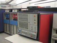 Видны отладочная панель и два ленточных привода