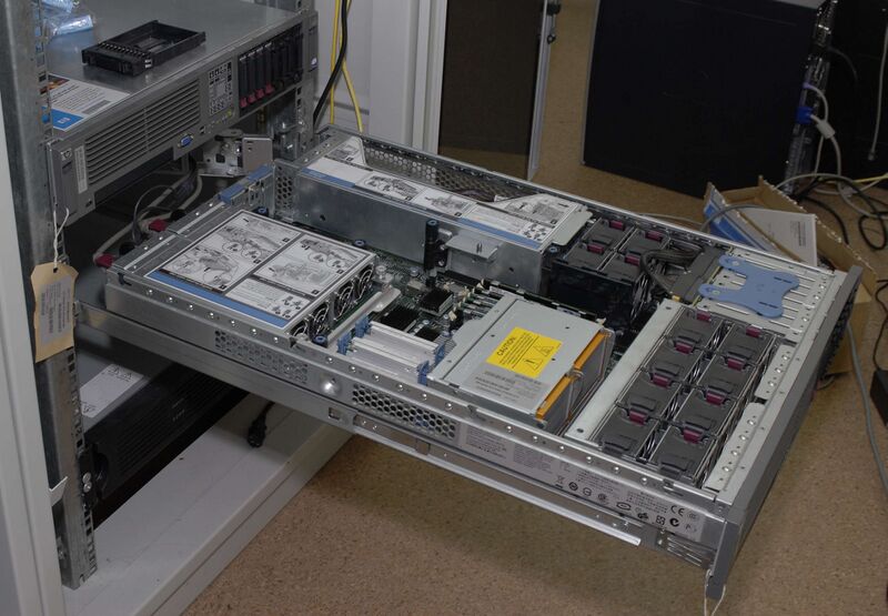 Файл:Proliant380g5 3.jpeg