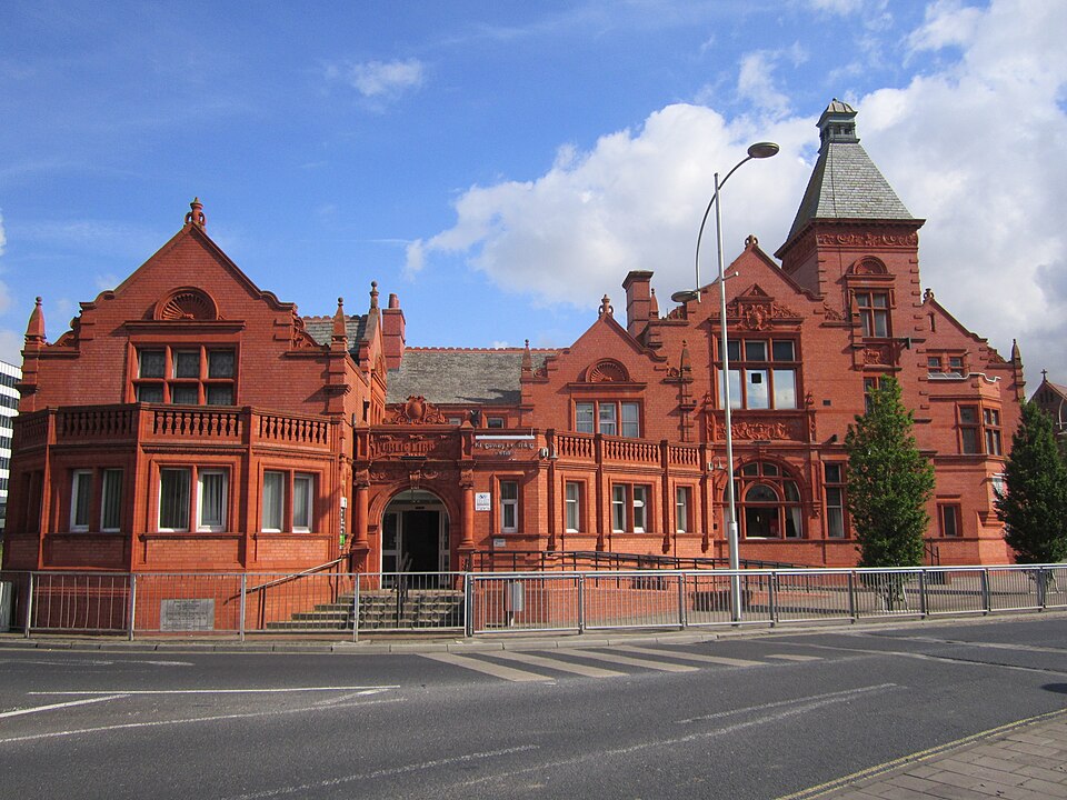 Файл:Widnes Library (1).JPG