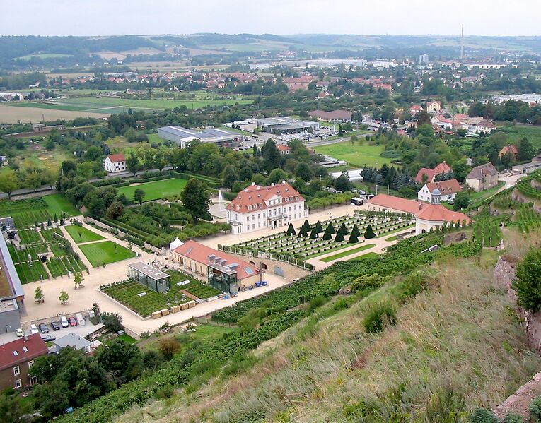 Файл:Radebeul Wackerbarth.jpg