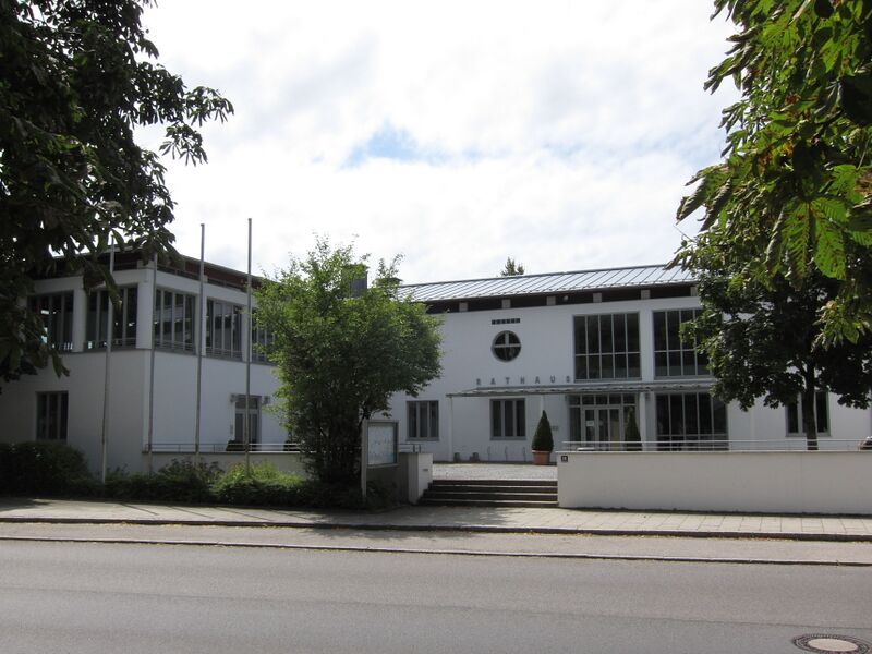 Файл:Rathaus Pliening-01.JPG