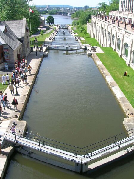 Файл:Rideau Canal Locks.JPG