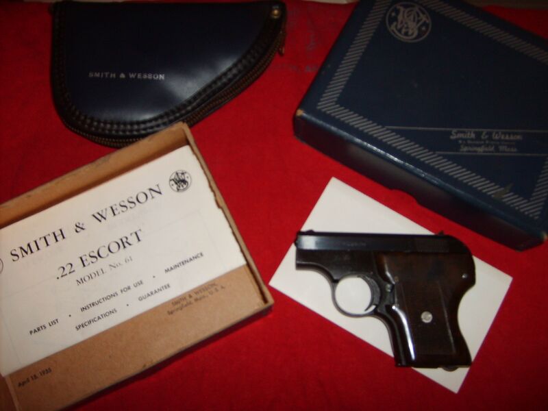 Файл:S&W61.JPG