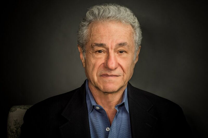 Файл:Gar Alperovitz.jpg