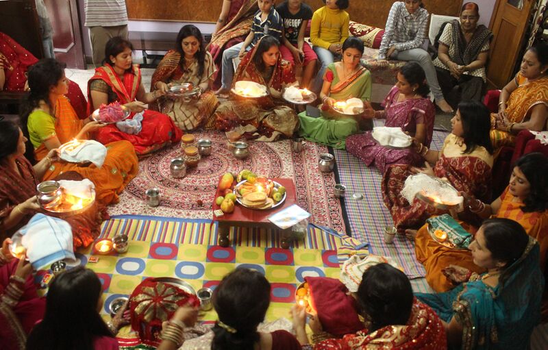 Файл:Karva Chauth puja.jpg
