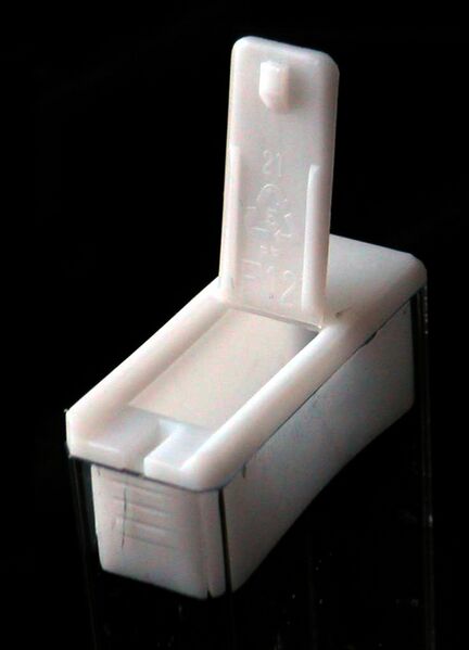 Файл:Mint box polypropylene lid.JPG