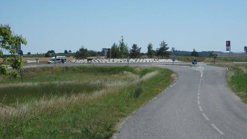 Файл:Rond-Point de Creuzier-le-Neuf.jpg