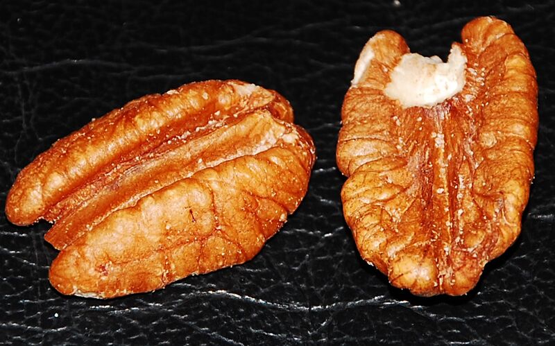 Файл:Pecan halves.JPG