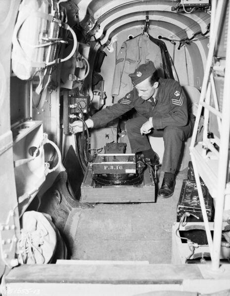 Файл:AvroAnsonCameraInstallJuly1944.jpg