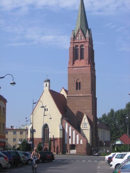 Файл:Olawa-kosciol-Rynek.JPG