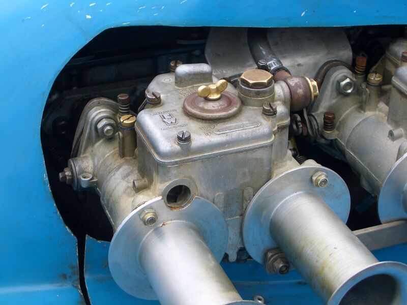 Файл:Weber carburettor.JPG