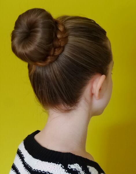Файл:Circumbraided Donut Bun.JPG